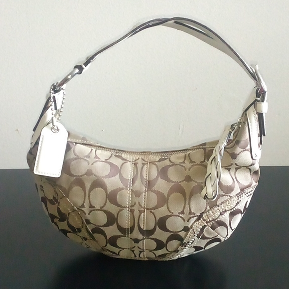 Coach - Picture 2 of 4